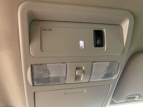 Used 2017 Nissan Titan SV image 28