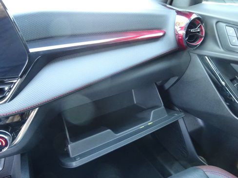 Certified 2025 Chevrolet Equinox RS FWD image 28