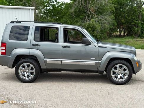 Used 2012 Jeep Liberty Sport AWD/4WD image 4