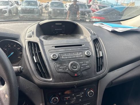 Used 2017 Ford Escape SE FWD image 10