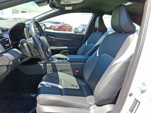 Used 2025 Toyota Camry SE w/ Convenience Package FWD image 13