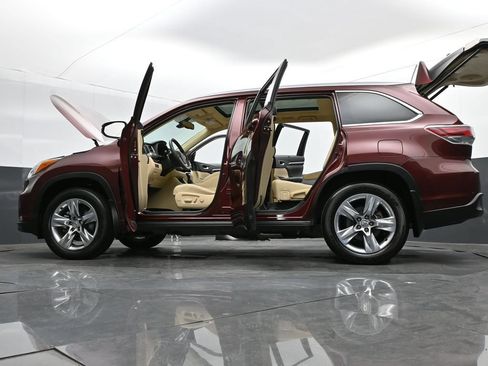 Used 2014 Toyota Highlander Limited Platinum AWD/4WD image 38