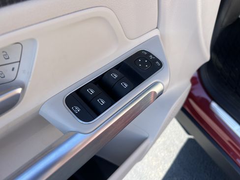 Used 2020 Mercedes-Benz GLB 250 4MATIC image 15