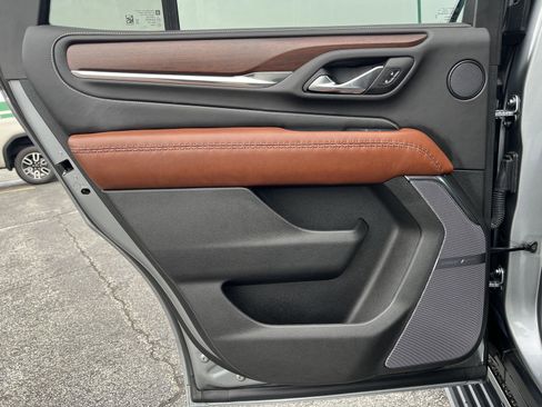 Used 2023 GMC Yukon Denali Ultimate AWD/4WD image 19