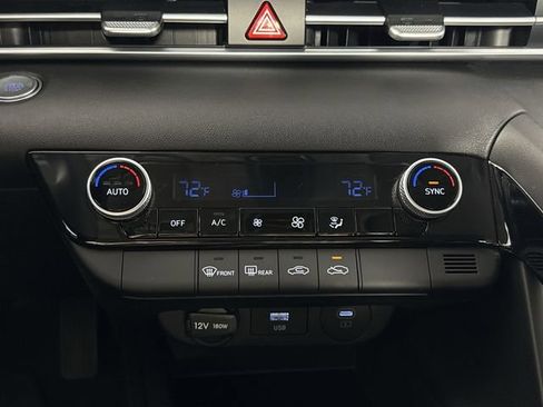 Used 2025 Hyundai Elantra Blue FWD image 15