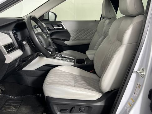 Used 2024 Mitsubishi Outlander SEL image 15