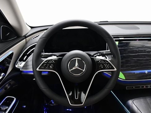 New 2026 Mercedes-Benz E 350 4MATIC Sedan image 8