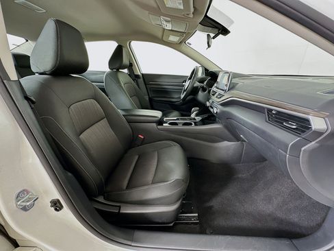 Used 2024 Nissan Altima 2.5 SV image 29