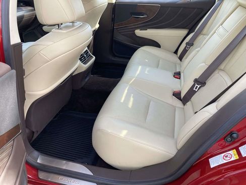 Used 2019 Lexus LS 500 w/ Accessory Package (Z2) image 9