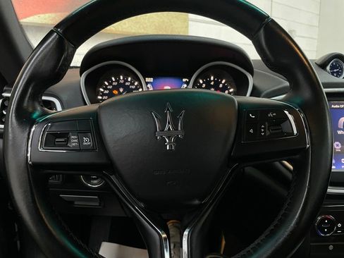 Used 2015 Maserati Ghibli image 37
