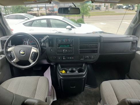 Used 2017 Chevrolet Express 2500 LS image 34
