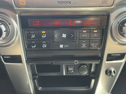 Used 2011 Toyota 4Runner Limited image 27
