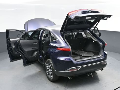 Used 2024 Toyota Venza LE image 15