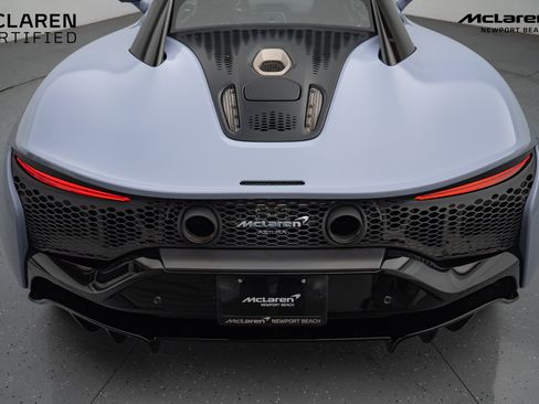 Used 2024 McLaren Artura image 18
