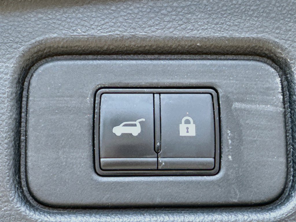 Used 2024 Nissan Pathfinder SL w/ SL Premium Package FWD image 33