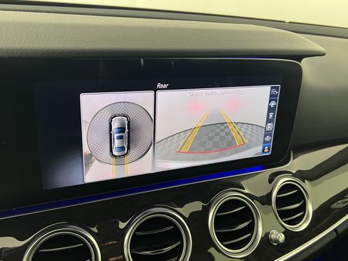 Certified 2019 Mercedes-Benz E 300 4MATIC image 31