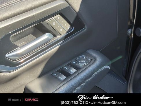 Used 2025 GMC Yukon Denali AWD/4WD image 16