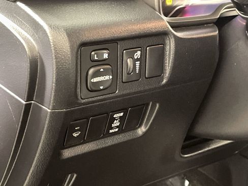 Used 2017 Toyota 4Runner SR5 image 12