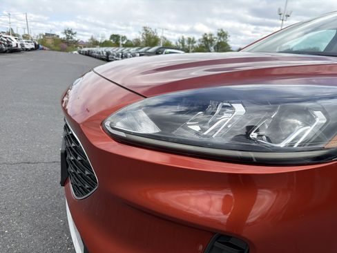 Certified 2020 Ford Escape SE image 10