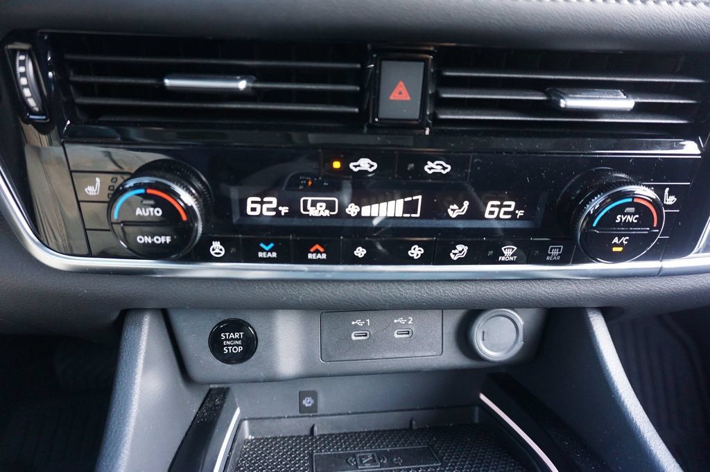 Used 2024 Nissan Rogue SL w/ SL Premium Package FWD image 13