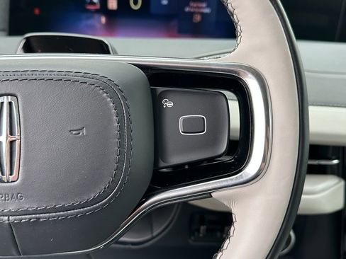 New 2026 Lincoln Navigator L Reserve AWD/4WD image 11