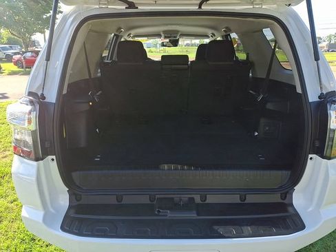 Used 2024 Toyota 4Runner SR5 AWD/4WD image 29