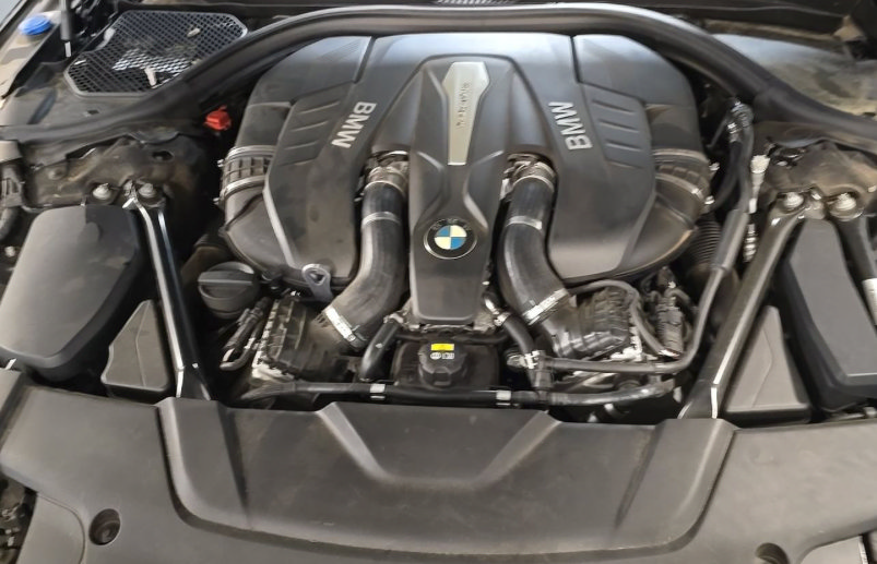 Used 2018 BMW 750i xDrive AWD/4WD image 14