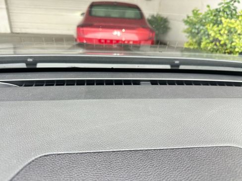 Used 2025 Toyota Highlander LE image 20