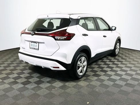 Used 2024 Nissan Kicks S image 8