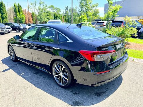 Used 2024 Honda Civic Touring image 4