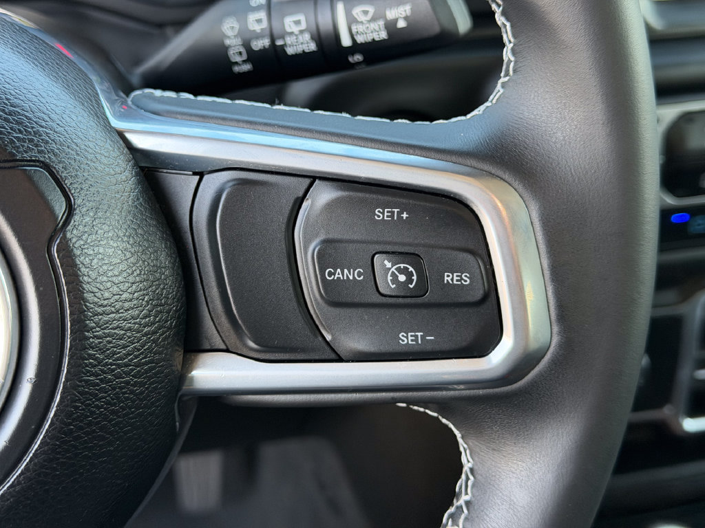 Used 2022 Jeep Wrangler Unlimited Sahara AWD/4WD image 25