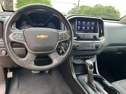 Used 2022 Chevrolet Colorado Z71 RWD image 30