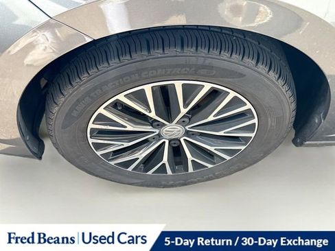 Used 2019 Volkswagen Jetta SE FWD image 28