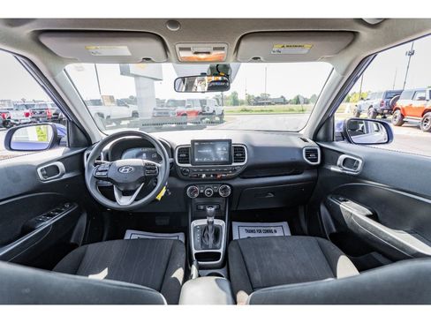 Used 2024 Hyundai Venue SE image 10