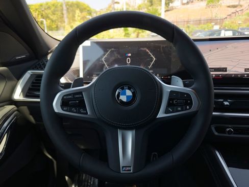 New 2026 BMW X6 xDrive40i w/ Premium Package image 15