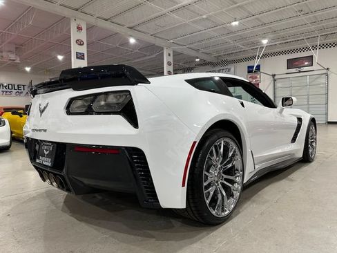 Used 2016 Chevrolet Corvette Z06 w/ 3LZ Preferred Equipment Group RWD image 3