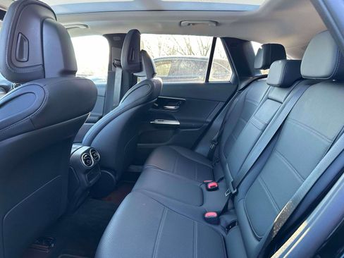 Used 2025 Mercedes-Benz GLC 350e 4MATIC image 8
