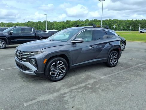 Used 2025 Hyundai Tucson Limited AWD/4WD image 3