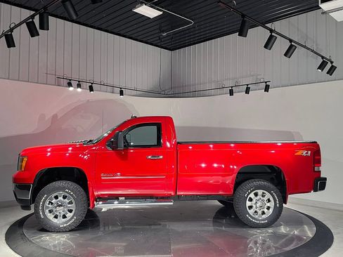 Used 2011 GMC Sierra 2500 SLE w/ SLE Preferred Package AWD/4WD image 9