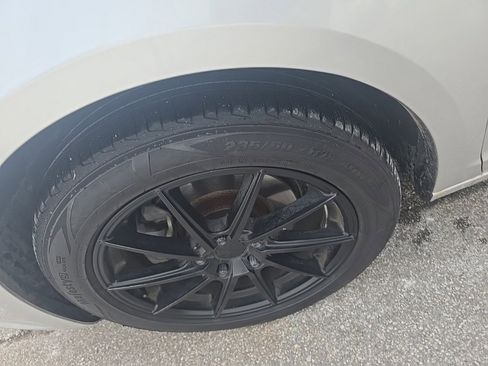 Used 2011 Buick LaCrosse CXL image 4