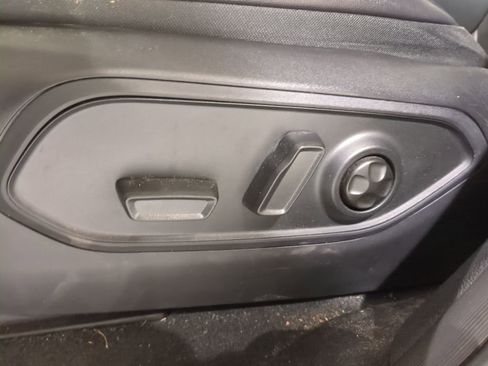 Used 2024 Jeep Grand Cherokee L Limited w/ Black Appearance Package image 15