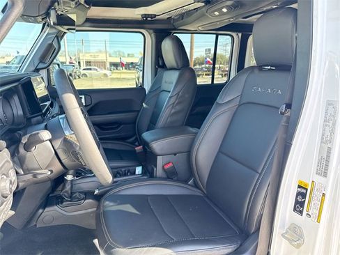 Used 2024 Jeep Wrangler Sahara w/ Technology Group image 17
