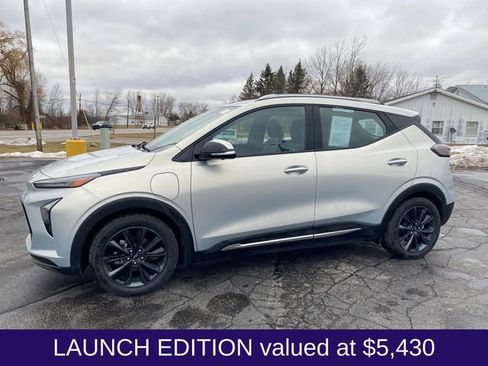 Used 2022 Chevrolet Bolt EUV Premier w/ Launch Edition image 2
