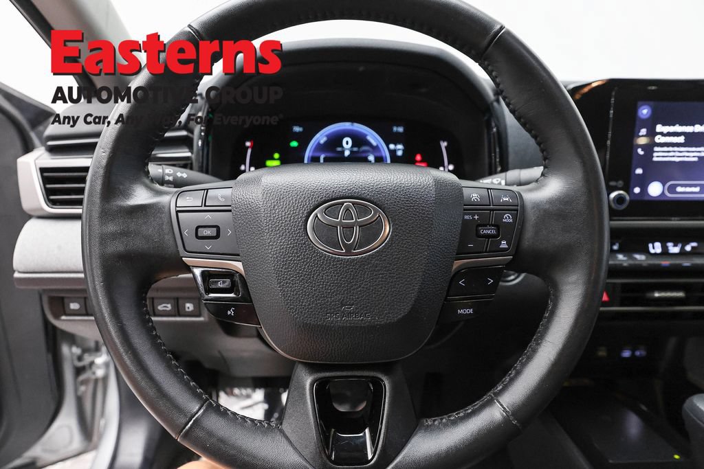 Used 2025 Toyota Camry LE w/ Convenience Package FWD image 11