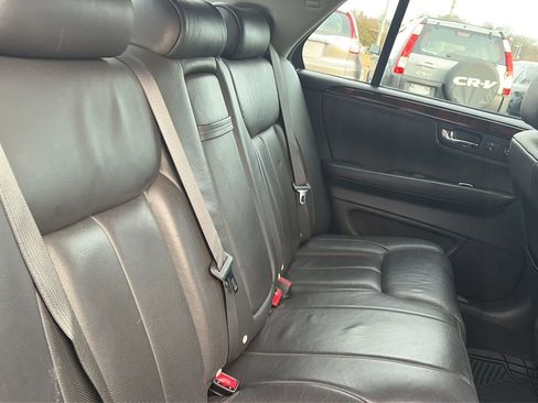 Used 2010 Cadillac DTS Premium image 44