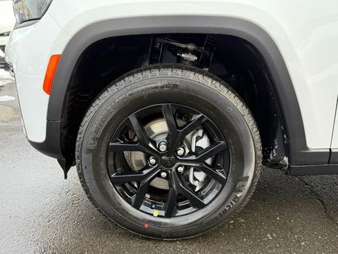 New 2026 Jeep Grand Cherokee Laredo image 16
