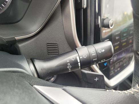 Used 2025 Subaru Ascent Premium image 31