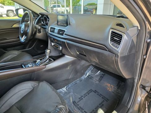 Used 2017 MAZDA MAZDA3 Grand Touring w/ Premium Equipment Package FWD image 10