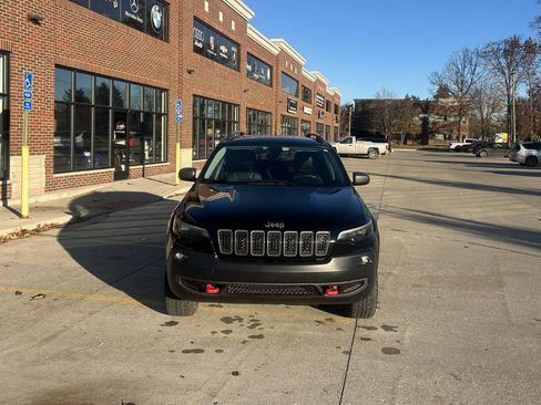 Used 2019 Jeep Cherokee Trailhawk w/ Cold Weather Group image 3