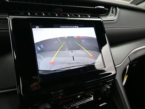 Used 2024 Jeep Grand Cherokee Laredo w/ Trailer Tow Package image 18